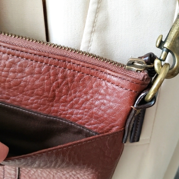 Coach | Signature Swing Pack Crossbody Messenger Bag - Picture 7 of 16